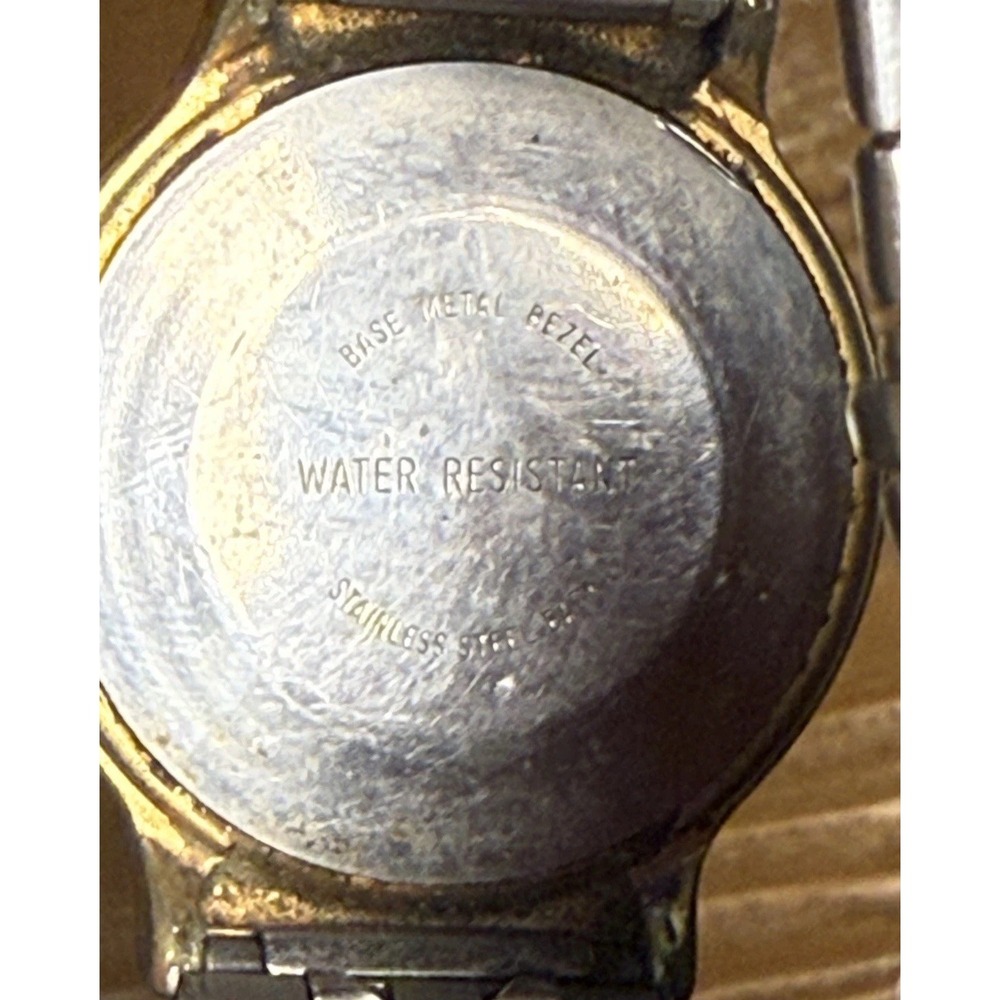 Vintage Timex Marlin Two Tone Wind-up Analog Men's Watch for Repairs - Picture 2 of 4